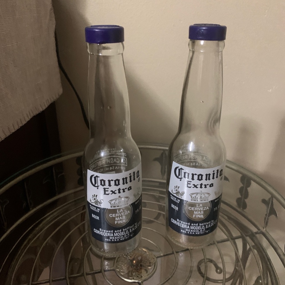 Corona salt and pepper shaker
